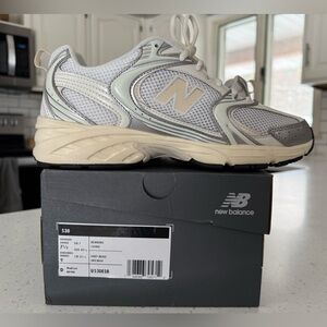 New Balance 530 Sneakers in grey/beige brand new in box